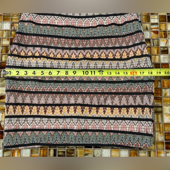 Forever 21 Strapless & Fitted Multicolor Mini Dress~Fully Lined~Side Zipper.~EUC - Picture 12 of 16